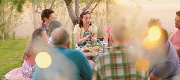 Feeding a Crowd Without Going Crazy - SavvyMom