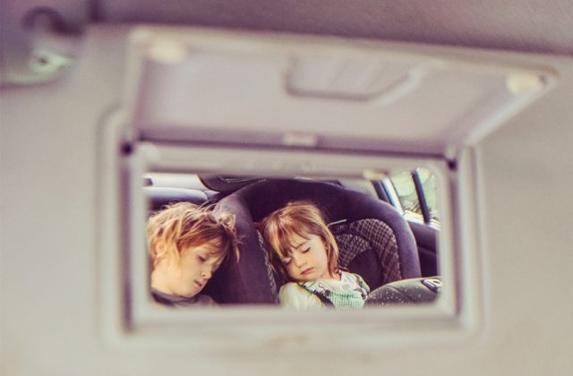 kids_in_car_2