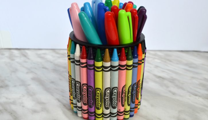 crayon vase with markers
