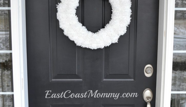 pom pom wreath_black door