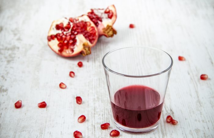 recipegeek-food_talk-3_ways_to_eat_pomegranate
