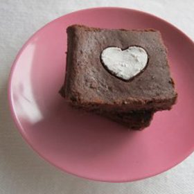 Flourless Brownies with Berries