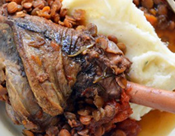 Slow-Cooked Lamb Shanks with Lentils, Garlic & Rosemary