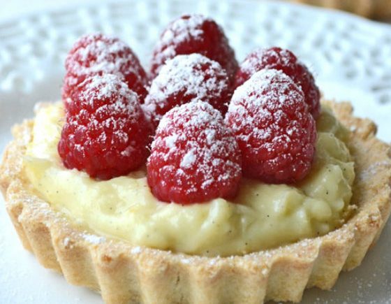 Raspberry and Vanilla Bean Cream Tarts