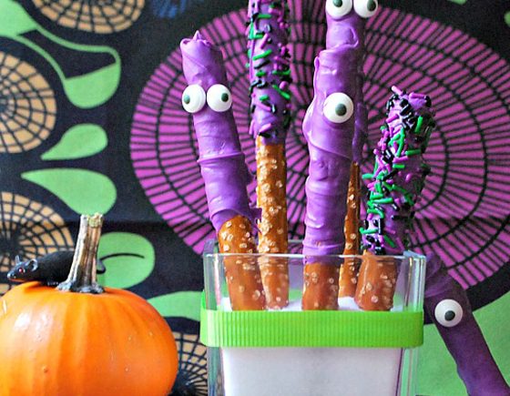 3-Ingredient Pretzel Party Sticks