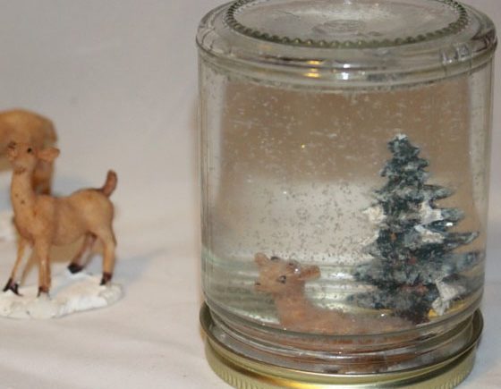 How to Make a Homemade Snow Globe