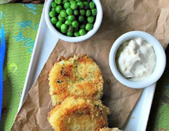 Fish Cakes With Lemon-Dill Dipping Sauce