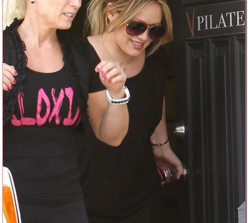 Hilary Duff Leaving Her Pilates Class