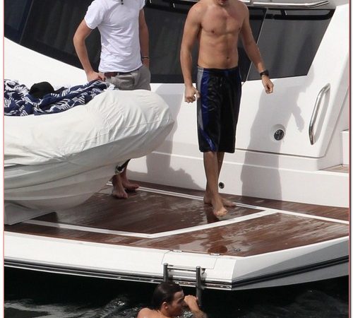 One Direction Taking A Dip In Sydney