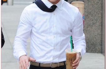 Nick Jonas Getting Some Starbucks In New York