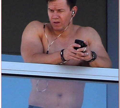Mark Wahlberg Shirtless on His Miami Hotel Balcony