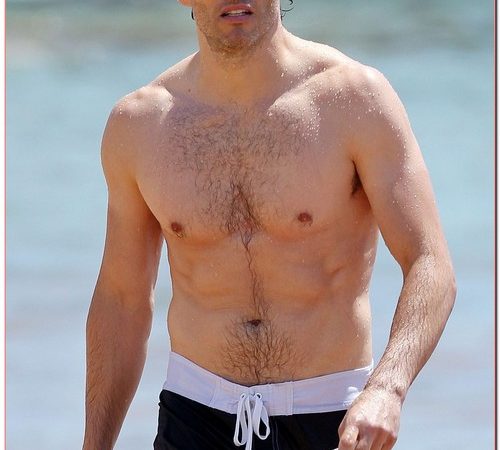 James Marsden Showing Off His Beach Body In Maui