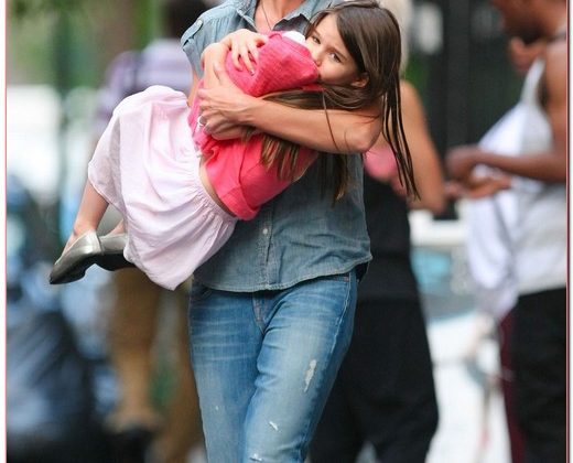 Katie Holmes And Daughter Suri Out And About In New York