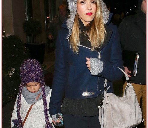 Jessica Alba & Honor Step Out In London