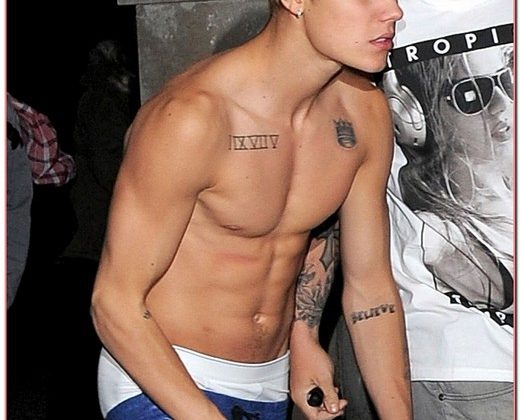 Justin Bieber Returns To His Hotel Shirtless