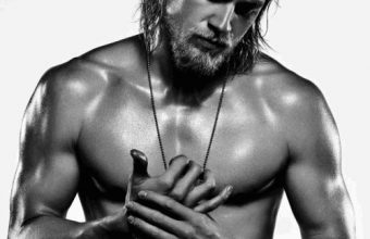 Charlie-charlie-hunnam-20098511-500-603