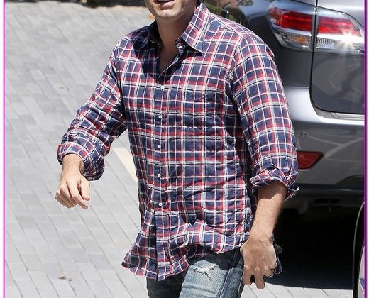 Ben Affleck Heads To The Office