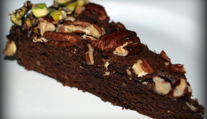 pistachio-brownie-wedges1