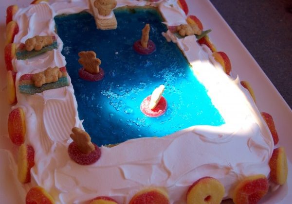 pool-party-cake1-e1341454907487