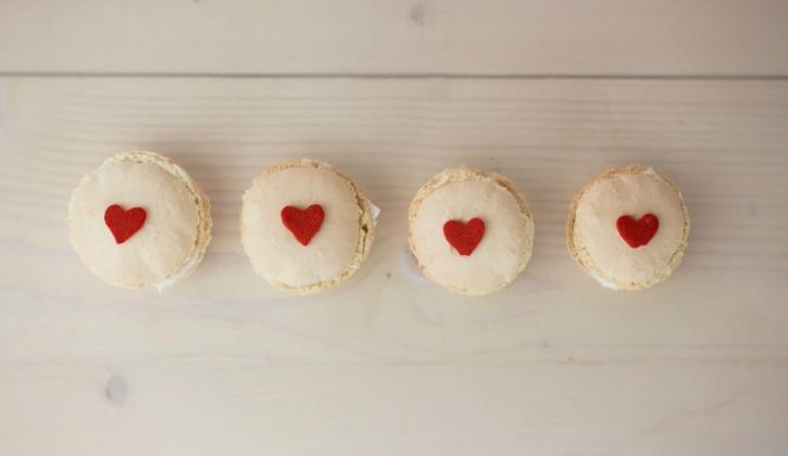 Valentine-Macarons-2