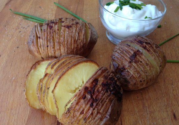 hasselback-potatoes-with-sour-cream-2.jpg