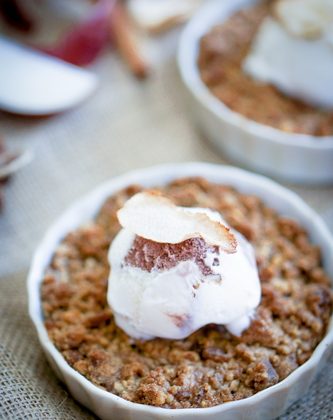 Thanksgiving desserts, apple crumble