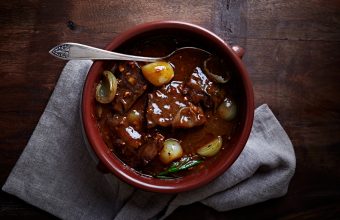 Easy braised beef with red wine and vegetables