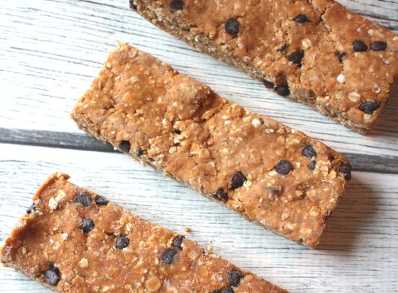 Peanut-Butter-Chocolate-Chip-Protein-Bars_main-copy