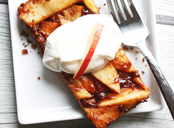 Warm-Apple-Pie-Bars-with-Greek-Yogurt-Topping_4