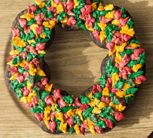 Fall-Wreath-Cupcake-Cake-www.thereciperebel.com_