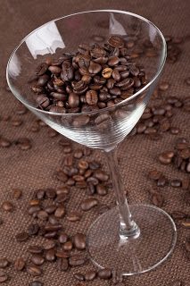 Kozzi-glass_wine_with_coffee_beans-1183x1774