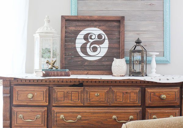 wood-slat-sign-with-ampersand-painted-on-it-23