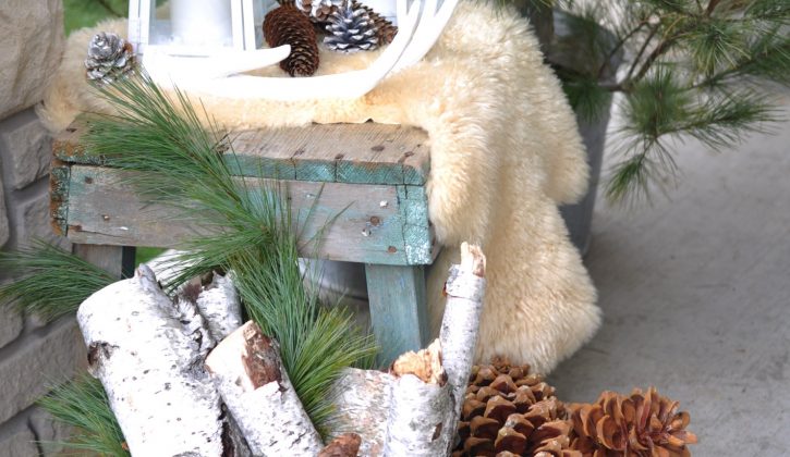 Scandinavian-Inspired-Christmas-front-door-porch-2