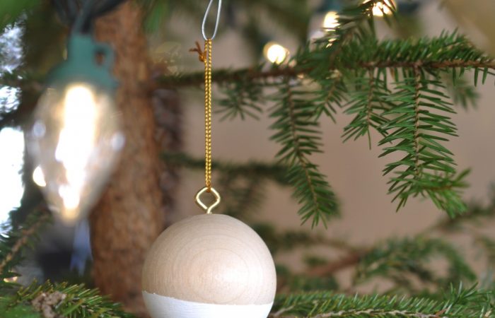 wooden-ball-christmas-ornaments-2