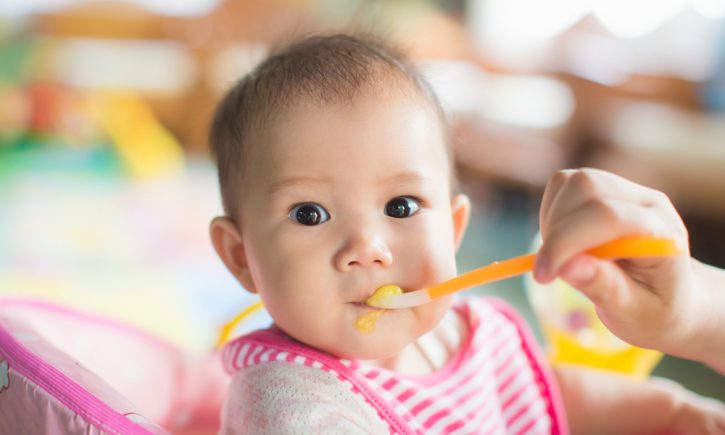 Five Signs Your Baby is Ready for Solids