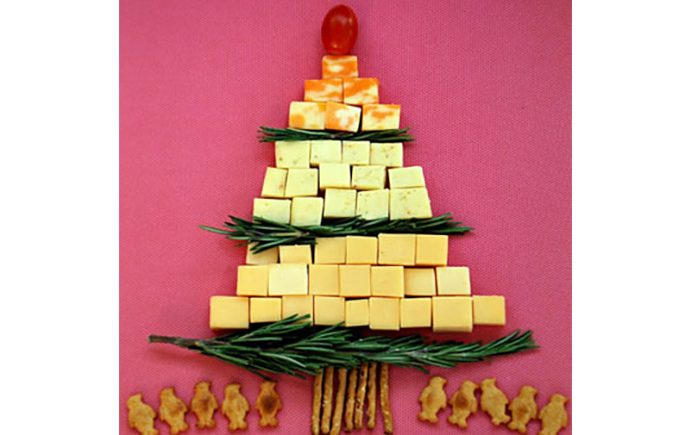 Cheese and Crackers Holiday Tree